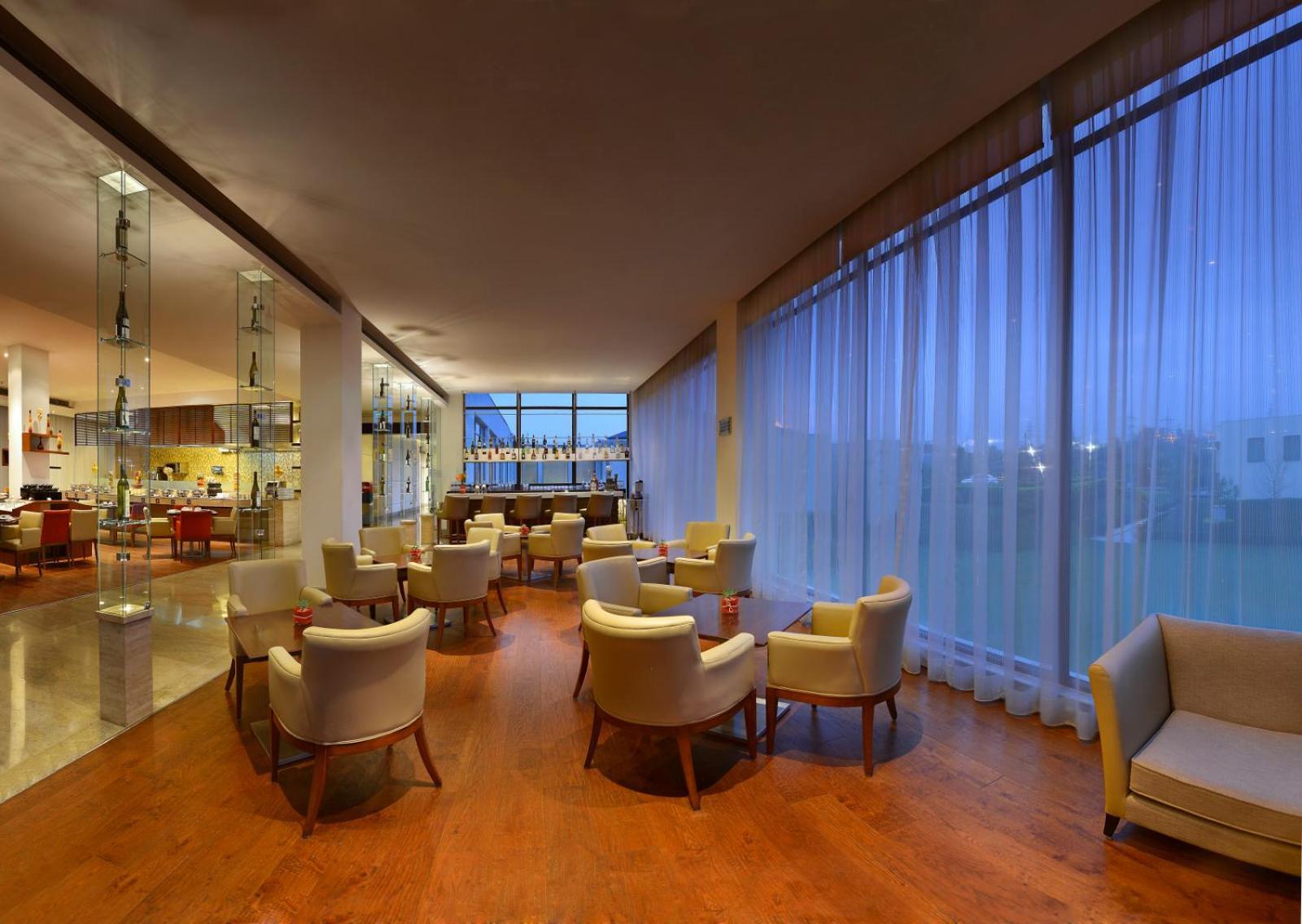 Four Points By Sheraton New Delhi, Airport Highway מראה חיצוני תמונה
