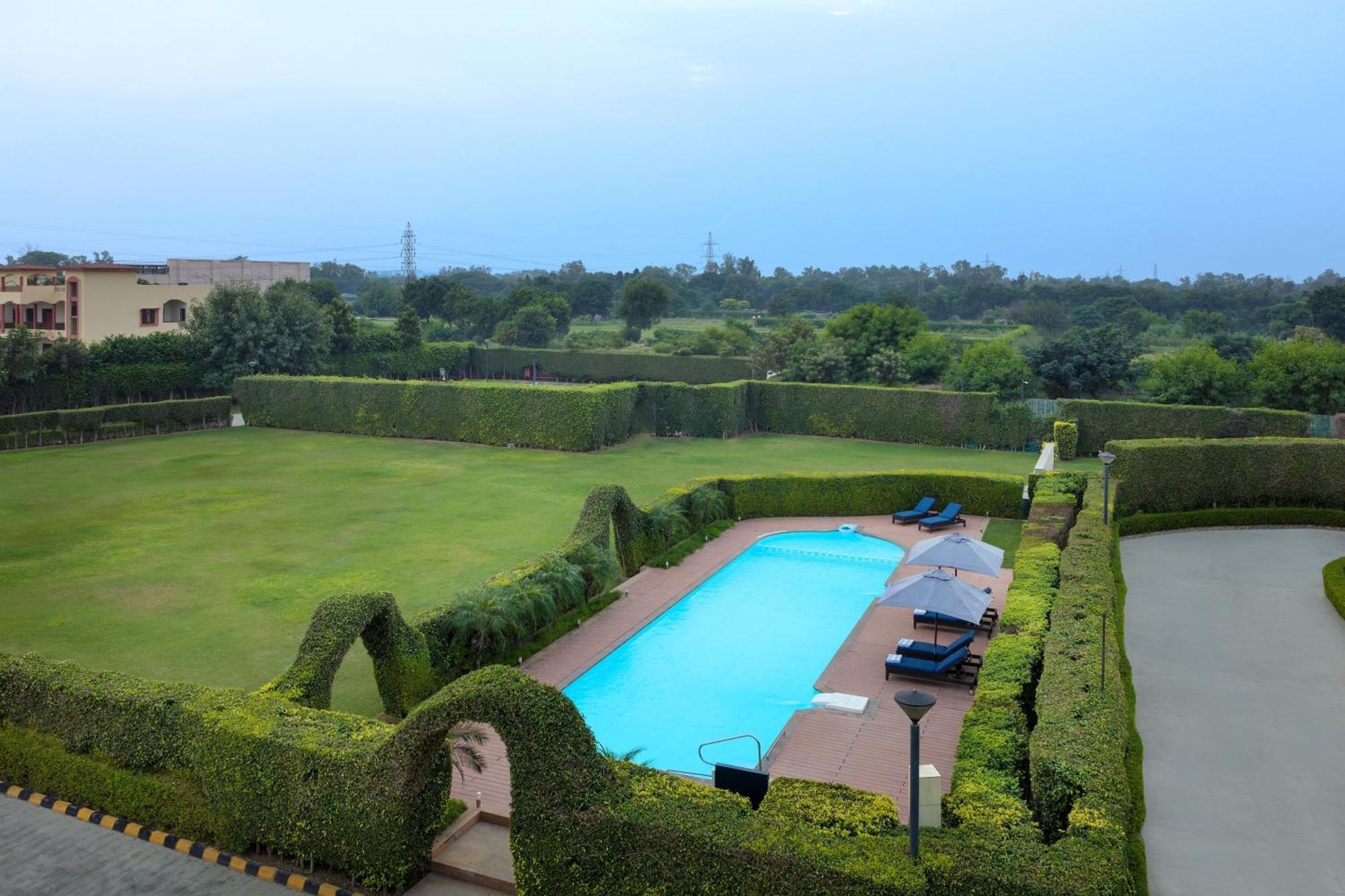 Four Points By Sheraton New Delhi, Airport Highway מראה חיצוני תמונה