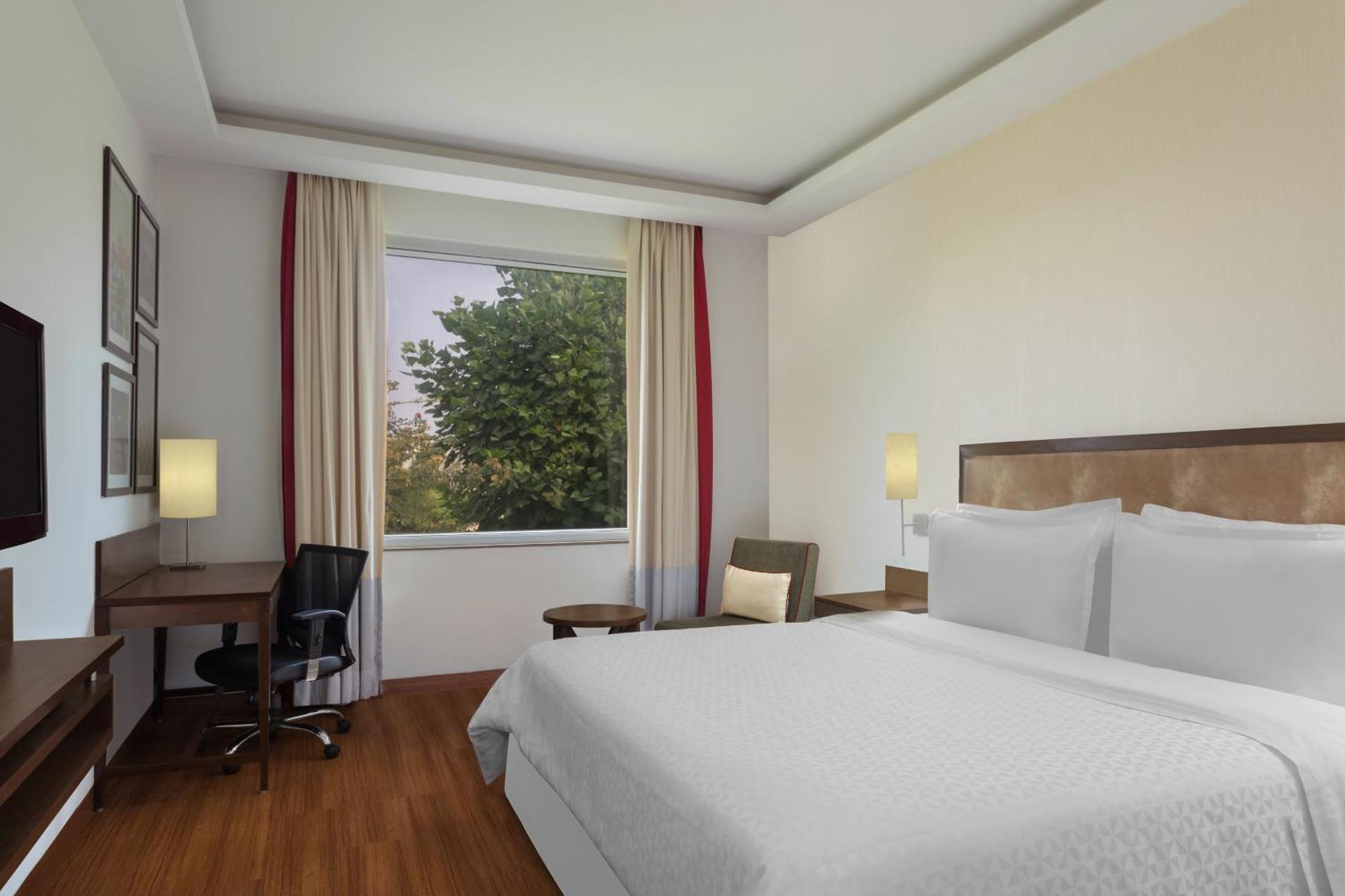 Four Points By Sheraton New Delhi, Airport Highway מראה חיצוני תמונה