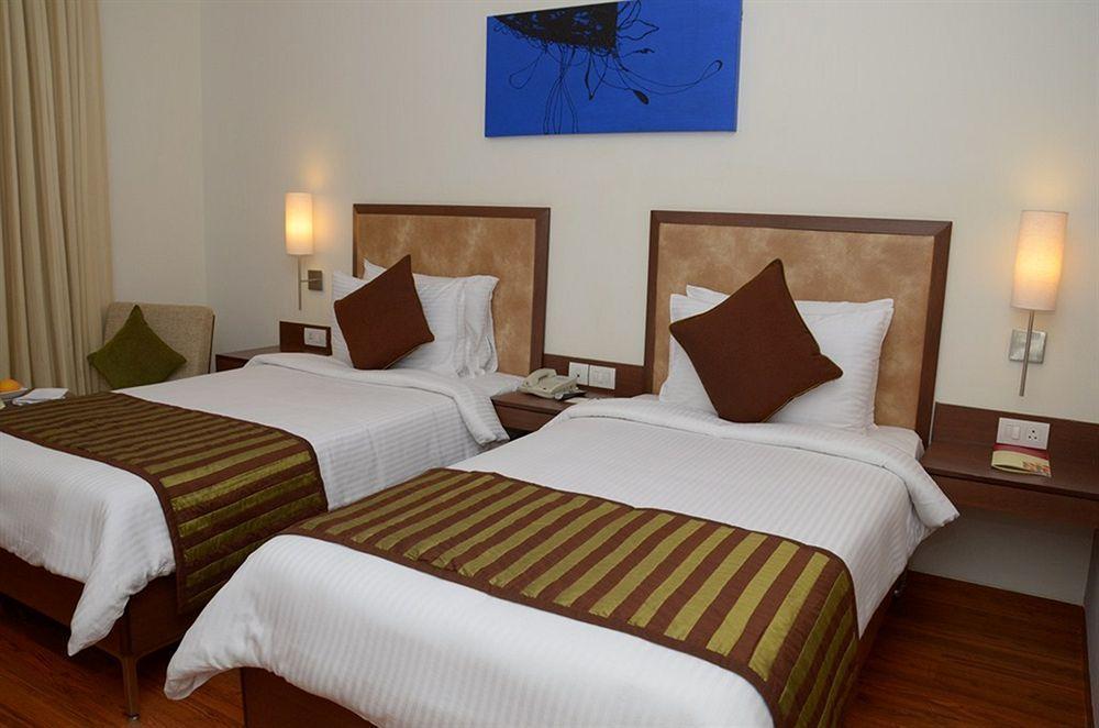 Four Points By Sheraton New Delhi, Airport Highway מראה חיצוני תמונה